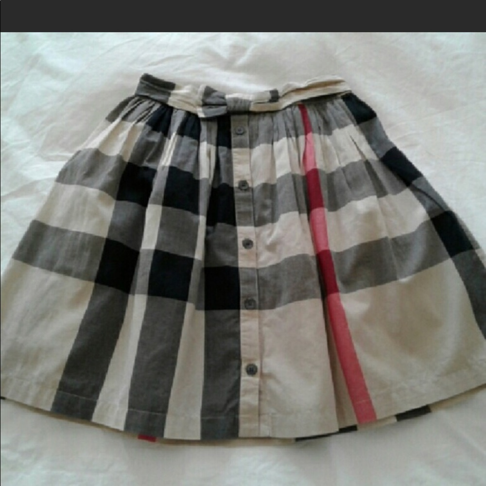 Burberry skirt very good condition